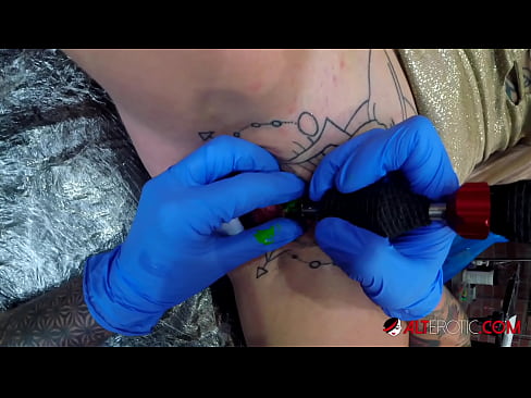 ❤️ tattooed ທີ່ສຸດ Hottie Sully Savage ໄດ້ຮັບ tattoo ສຸດ clitoris ຂອງນາງ ❤❌ ໜັງໂປ້ ຢູ່ຄອມ lo.mathem-1-class.ru ❌️❤